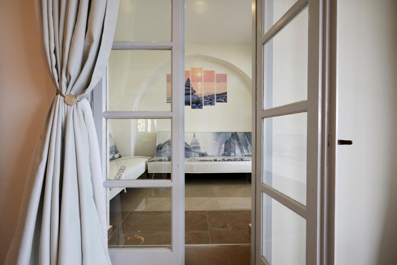 Soultouch Beachfront Villa 페리사 외부 사진